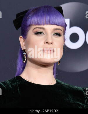 Los Angeles, Stati Uniti. 24 Novembre, 2019. Il cantante Kelly Osbourne arriva per la quarantasettesima annuale degli American Music Awards presso il Microsoft Theatre di Los Angeles, domenica 24 novembre, 2019. Foto di Jim Ruymen/UPI Credito: UPI/Alamy Live News Foto Stock