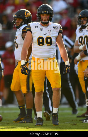 Stanford, in California, Stati Uniti d'America. 23 Nov, 2019. California Golden Bears linebacker Evan Weaver (89) durante il NCAA Football gioco tra la California Golden Bears e Stanford Cardinale presso la Stanford Stadium a Stanford in California. Chris Brown/CSM/Alamy Live News Foto Stock