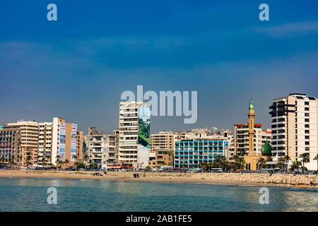 Sidone Saida skyline cityscape lungomare nel sud del Libano medio oriente Foto Stock