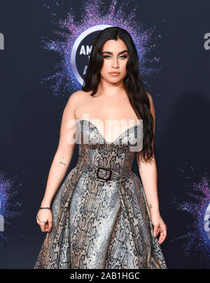 Los Angeles, Ca. 24 Novembre, 2019. LOS ANGELES, CA - NOVEMBRE 24:Lauren Jauregui assiste il 2019 American Music Awards al teatro di Microsoft per il mese di novembre 24, 2019 a Los Angeles, California. Foto: imageSPACE/MediaPunch/Alamy Live News Foto Stock