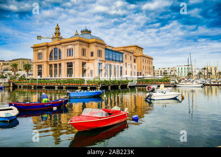 Teatro Margherita. Vista panoramica di Bari. La puglia, Italia. Foto Stock