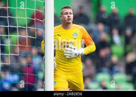 GRONINGEN, 24-11-2019 Euroborg stadium, olandese Eredivisie stagione calcistica 2019/2020 . FC Groningen keeper Sergio Padt durante la partita FC Groningen - Feyenoord Credito: Pro scatti/Alamy Live News Foto Stock