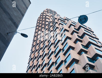 Bassa angolazione Norra Tornen grattacielo, Vasastaden, Norrmalm, Stoccolma, Svezia Foto Stock