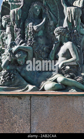 Fontana in bronzo di Molin 1873 da Johan Peter Molin, Kungstradgarden, Stoccolma, Svezia Foto Stock