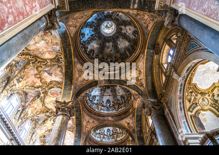 Kuppel im Innenraum der Basilika San Giuseppe dei Teatini, Palermo, Sizilien, Italien, Europa | cupola della Basilica di San Giuseppe dei Teatini inter Foto Stock