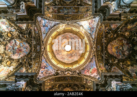 Kuppel im Innenraum der Basilika San Giuseppe dei Teatini, Palermo, Sizilien, Italien, Europa | cupola della Basilica di San Giuseppe dei Teatini inter Foto Stock