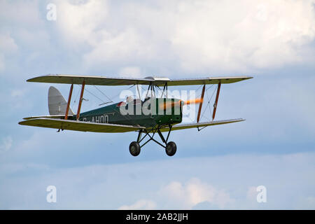 De Havilland DH82A Tiger Moth in volo Foto Stock