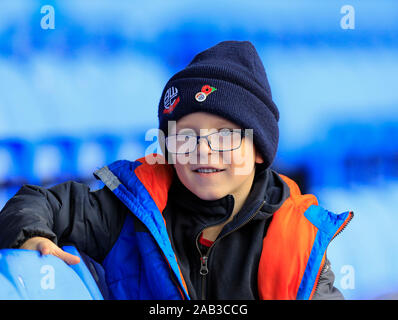 Il 16 novembre 2019, Università di Bolton Stadium, Bolton, Inghilterra; Sky scommessa lega 1, Bolton Wanderers v MK Dons : i giovani Bolton Wanderers fan guardando avanti al credito di gioco: Conor Molloy/news immagini Foto Stock