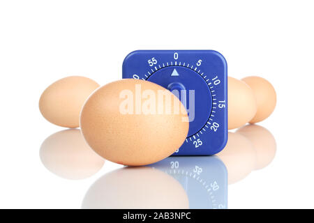 Eieruhr und Eier Foto Stock