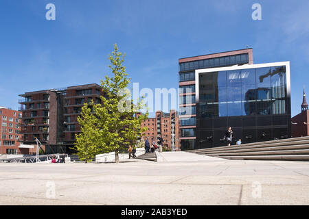 B'rogeb‰ude und ein Informationspavillon der Elbphilharmonie in der HafenCity |edificio per uffici e un padiglione di informazioni di Elbe Philharmonic Hall ho Foto Stock