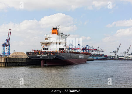 Ein leeres Containerschiff der Hapag-Lloyd un einem Anleger im Hafen |Un contenitore vuoto nave di Hapag-Lloyd per un investitore nel porto| Foto Stock