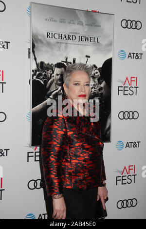 Los Angeles, Stati Uniti d'America. Xx Nov, 2019. Kathy Bates 11/20/2019 AFI Fest 2019 Screening di Gala "Richard Jewell" tenutasi presso la leva TCL Chinese Theatre di Los Angeles, CA Credito: Cronos/Alamy Live News Foto Stock