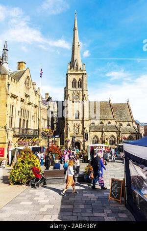 Durham City, County Durham, Regno Unito, Inghilterra, Durham city centre marketplace con St Nicholas' Chiesa, Chiesa di Durham, chiese, Durham St Nicholas' chiesa Foto Stock