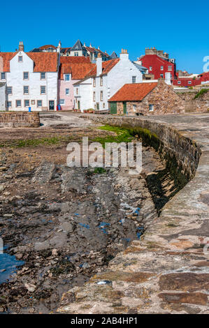 Il pittoresco porto di Pittenweem in East Neuk di Fife, Scozia. Foto Stock