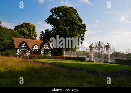 Nuova sala Lodge entrata a Chirk Castle. Wrexham.. Foto Stock