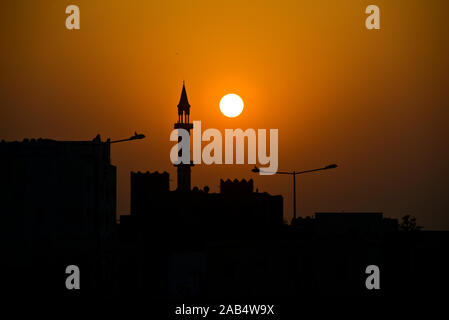 Tramonto a Doha Corniche district, in Qatar Foto Stock