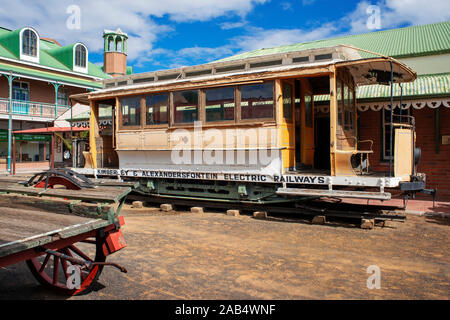 Kimberley Mine Museum, tram in open-air museum, antica città mineraria, Big Hole, Kimberley, Capo Nord, Sud Africa Kimberley è un arresto nel lusso Rovos Foto Stock