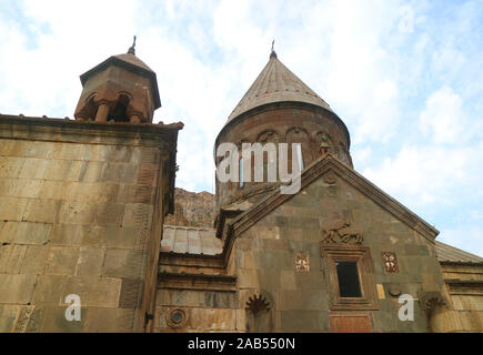 Il Katoghike, costruita nel 1215, la chiesa principale del Monastero di Geghard complesso in Armenia Foto Stock