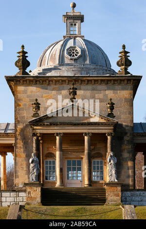 Malton. In Inghilterra. 01.06.09. Tempio dei Quattro Venti, una piccola struttura nel parco di Castle Howard, una casa nobiliare nel North Yorkshire, Inghilterra, su Foto Stock