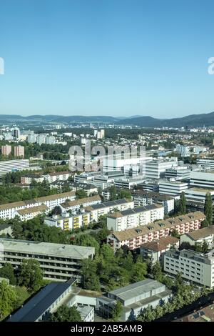 Paesaggio urbano su Basilea in una giornata di sole in Svizzera. Foto Stock
