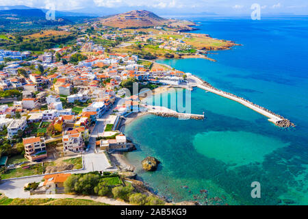 Tradizionale villaggio costiero di Panormo, Rethimno, Creta, Grecia. Foto Stock