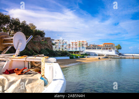 Tradizionale villaggio costiero di Panormo, Rethimno, Creta, Grecia. Foto Stock