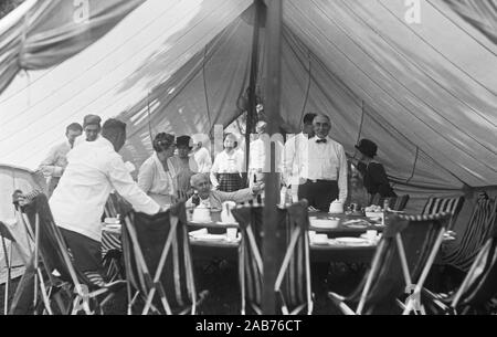 Thomas Edison, Warren Harding e altri] Cena presso Firestone camp ca. 1921-1923 Foto Stock