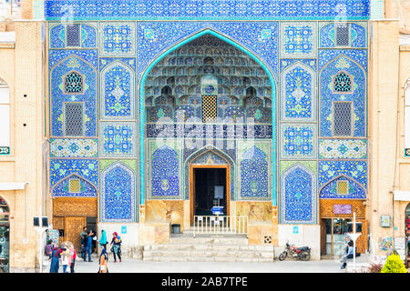 Porta di ingresso, Sheikh Lotfallah moschea, Maydam-e piazza Iman, Sito Patrimonio Mondiale dell'UNESCO, Esfahan, Iran, Medio Oriente Foto Stock