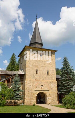 Cancello di ingresso, Monastero Sucevita, 1585, Sito Patrimonio Mondiale dell'UNESCO, Sucevita, Provincia di Suceava, Romania, Europa Foto Stock