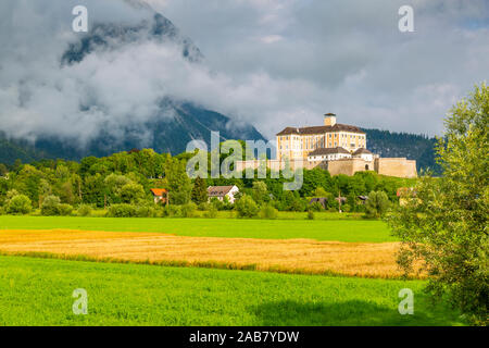 Vista del Castello di Trautenfels, Schloss Trautenfels Museum, Unterburg, Stiria, Austria, Europa Foto Stock