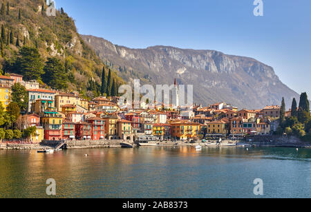 Comune di Varenna sul lago di Como, Lombardia, laghi italiani, l'Italia, Europa Foto Stock