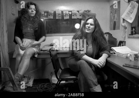 Stazione radio pirata radio laser 558 off shore la costa di Felixstowe Suffolk 1980 UK. La nave si trova nelle acque internazionali del Mare del Nord. DJ's Holly Michaels e Jessie Brandon 1984 Inghilterra. HOMER SYKES Foto Stock