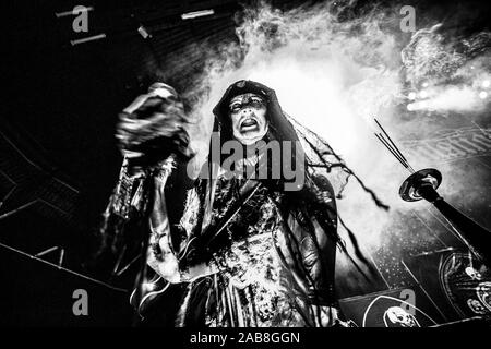 Copenhagen, Danimarca. 25th, novembre 2019. La svedese band death metal tribolazione esegue un concerto dal vivo al Forum di Copenhagen. (Photo credit: Gonzales foto - Pietro Troest). Foto Stock