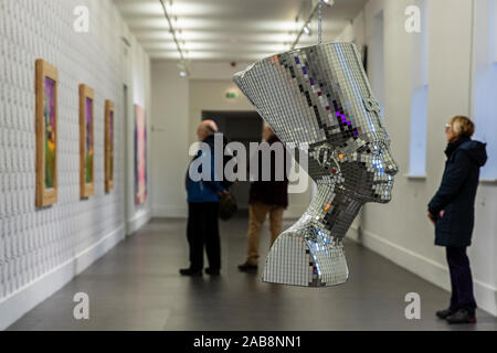 Awol Erizku artwork, Nefertiti Miles Davis, appeso nel corridoio al desiderio mostra di imma, Kilmainham Hospital, Dublino, Irlanda Foto Stock