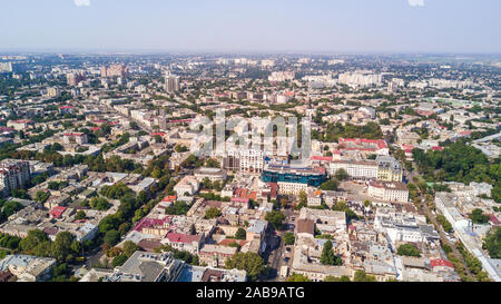 Vista aerea a Odessa, tetti, porto e mare al tramonto o l'alba Foto Stock