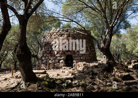 Antico villaggio nuragico vicino a Paulilatino, Oristano, Sardegna, Italia. Foto Stock