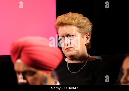 Sharon concedere, Bernie Grant's vedova visto durante il lancio del partito laburista di razza e fede Manifesto al Bernie Grant Arts Center, Tottenham. Britons andare alle urne il 12 dicembre in un'elezione generale. Foto Stock