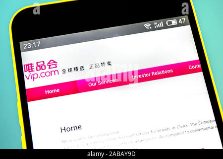 Berdyansk, Ucraina - 18 Aprile 2019: Vipshop Holdings homepage del sito. Vipshop aziende logo visibile sullo schermo del telefono. Foto Stock