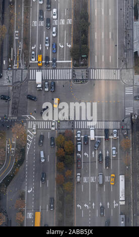Antenna vista superiore della West Side Highway a New York City Foto Stock