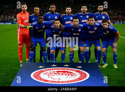 Londra, Regno Unito. 26 Novembre, 2019. Londra, Regno Unito. 26 Nov, 2019. Team Olympiakos girato durante la Champion League Gruppo B tra Tottenham Hotspur e Olympiakos a Tottenham Hotspur Stadium, Londra, Inghilterra il 26 novembre 2019 Credit: Azione Foto Sport/Alamy Live News Foto Stock