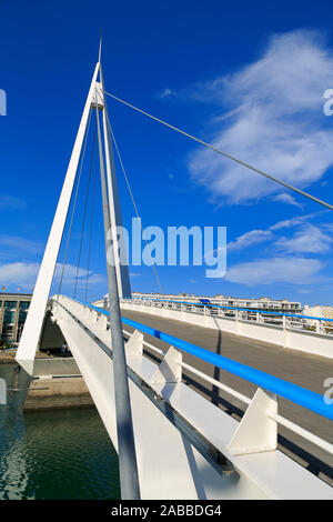 Ponte pedonale, commercio bacino, Le Havre, Normandia, Francia Foto Stock