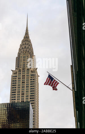 Il Chrysler Building è uno stile Art Deco-grattacielo situato sul lato est del centro cittadino di Manhattan a New York City, Foto Stock