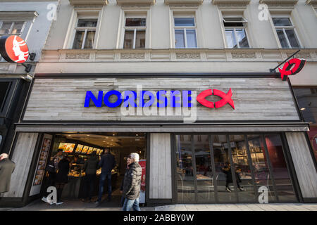 VIENNA, Austria - 6 Novembre 2019: Nordsee logo su uno dei loro ristoranti a Vienna. Nordsee è una catena tedesca di fast food ristoranti specializzati Foto Stock
