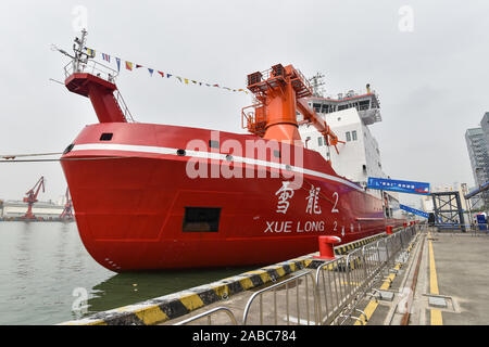 Xue lunga 2, un rompighiaccio cinese nave di ricerca, porti a Shekou Cruise Center nella città di Shenzhen, Cina del sud della provincia di Guangdong, 14 Ottobre 2019 Foto Stock