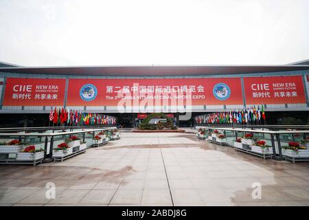 Immagine dell'ingresso del centro espositivo per la seconda China International Import Expo (CIIE) in Cina a Shanghai, 29 ottobre 2019. Foto Stock