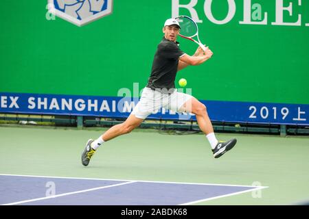 Australian giocatore di tennis professionista John Millman compete contro l'Argentina giocatore di tennis professionista Guido Pella durante il primo round del 2019 Ro Foto Stock