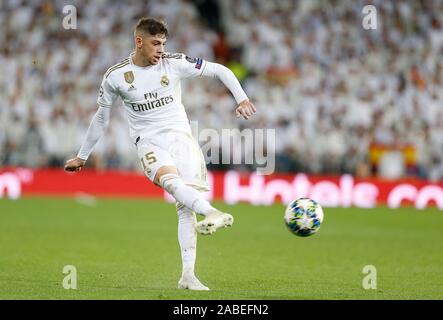 Real Madrid CF la Fede Valverde visto in azione durante la UEFA Champions League, tra Real Madrid e Parigi Saint Germain a Santiago Bernabeu Stadium in Madrid.(punteggio finale; Real Madrid 2:2 Paris Saint Germain) Foto Stock