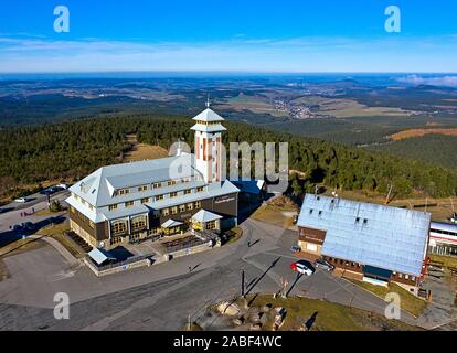 Hotel Fichtelberg, superiore funivia stazione a destra, il Monte Fichtelberg, Oberwiesenthal, Monti Metalliferi, Monti Metalliferi, Bassa Sassonia, Germania Foto Stock