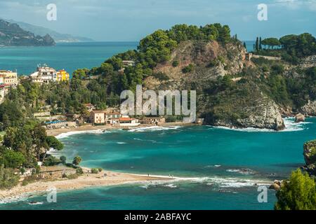Strand von Mazzaro, Taormina, Sizilien, Italien, Europa | Mazzaro beach, Taormina, Sicilia, Italia, Europa Foto Stock