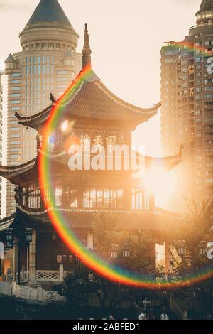 Jia Xiu Pavilion a livello locale un luogo di attrazione turistica, termina la sua ristrutturazione e attirare l'attenzione dovuta alla sua bellezza nella città di Guiyang, southwest ch Foto Stock